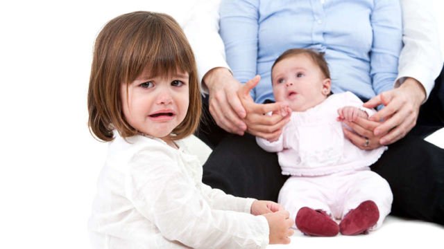 Menjenguk Bayi Baru Lahir Ada Aturannya, lo! Biar si Bayi dan Ibunya Tetap Nyaman