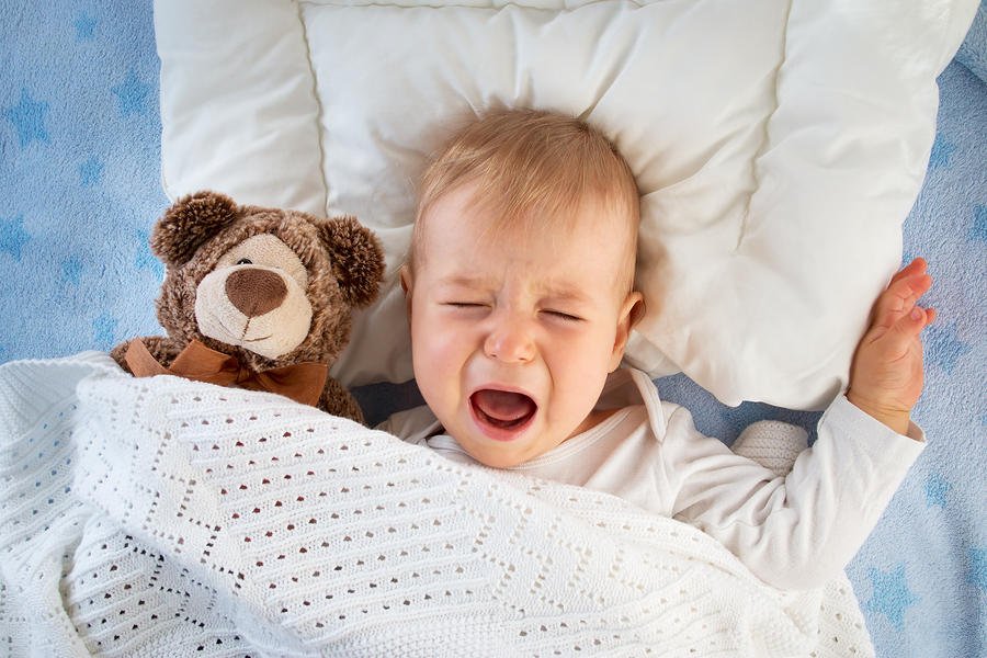 7 Trik Santai Menenangkan Bayi yang Suka Nangis Tengah Malam. Nggak Usah Panik, Bisa Diatasi Kok!