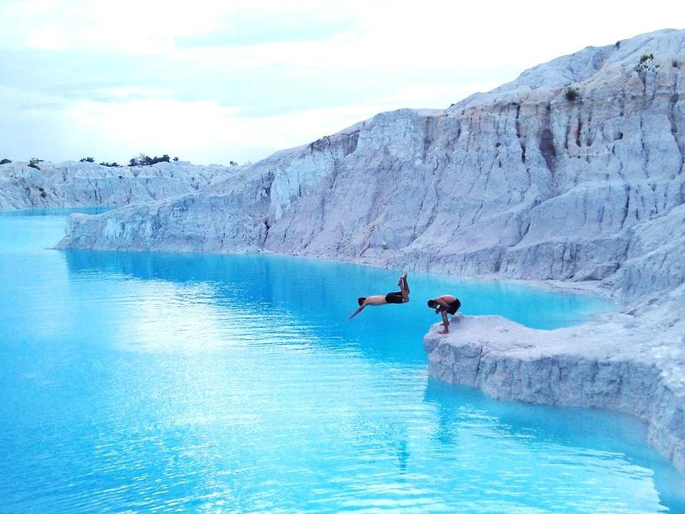 Pesona Keindahan Danau Kaolin di Bangka