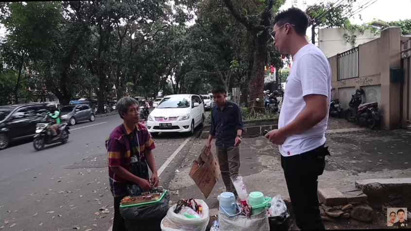 Berkat Vlog Baim Wong, Seorang Pedagang Kopi Mampu Kuliahkan Anaknya dengan Beasiswa. Sekeren Itu!