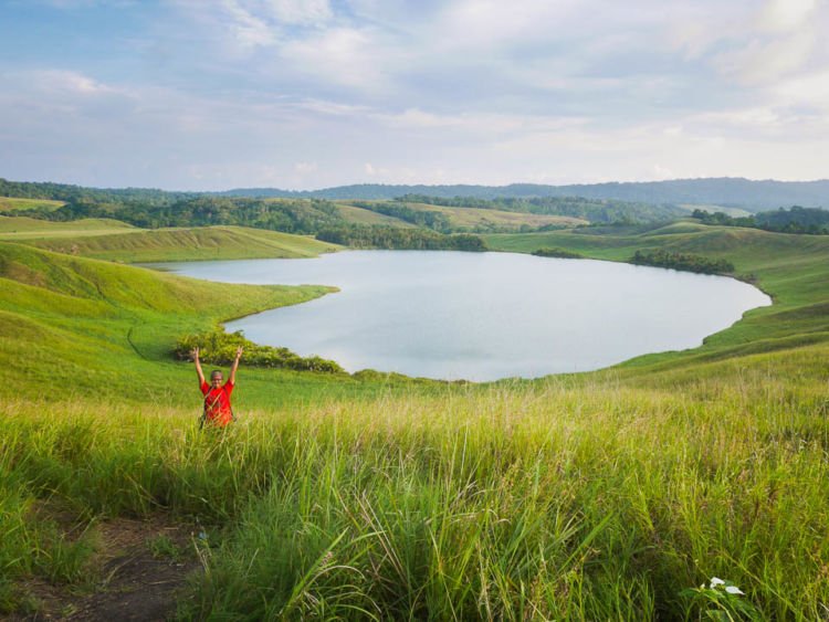 10 Destinasi Wisata di Jayapura yang Keren Banget. Liburan ke Sana Berasa Lagi ke Luar Negeri Lho!