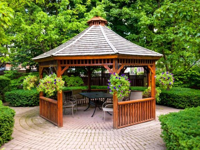 15+ Desain Gazebo Sederhana untuk Leyeh-Leyeh Cantik di Halaman Rumah. Kayak di Kafe-Kafe!