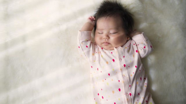 Sudden Infant Death Syndrome: Fenomena Bayi Tiba-tiba Meninggal, Posisi Tidur Jadi Penyebab juga lo