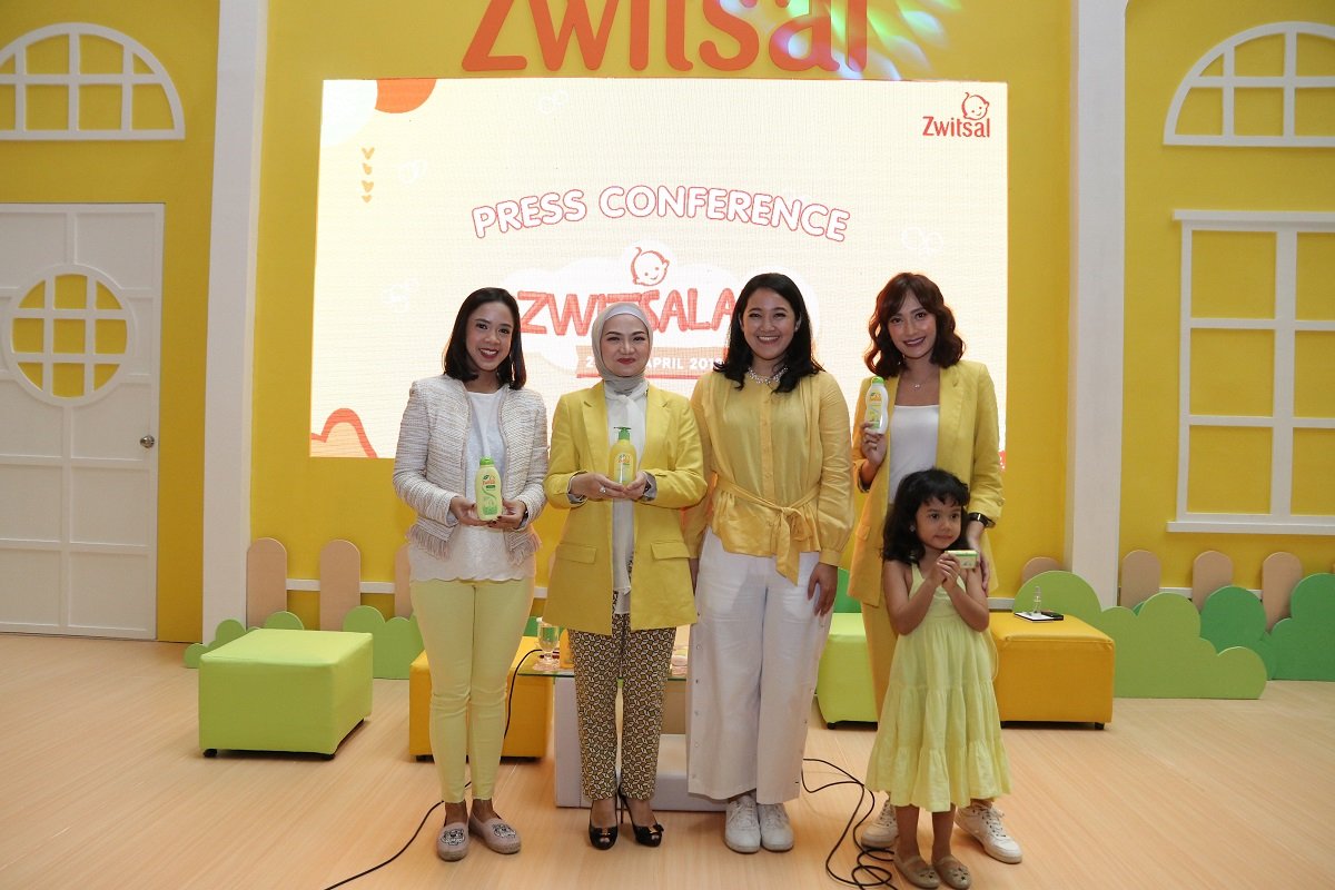 Artika Sari Devi Berbagi Tips Parenting di Zwitsaland. Ternyata Ini Rahasia Ibu-Anak Kompak!