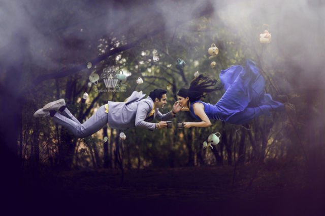 10 Kreasi Levitation Photography untuk Pre-Wedding yang Unik dan Penuh Imajinasi. Yuk, 'Terbang'!