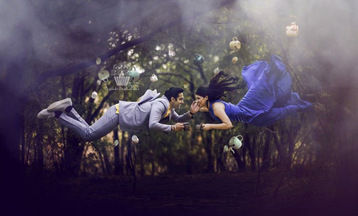 10 Kreasi Levitation Photography untuk Pre-Wedding yang Unik dan Penuh Imajinasi. Yuk, ‘Terbang’!