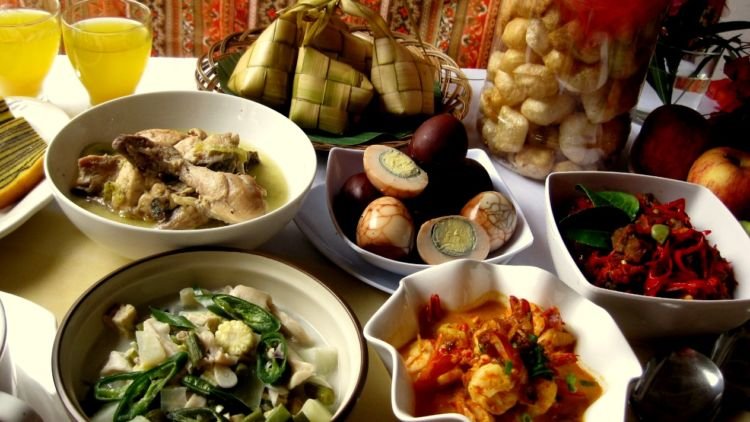 5 Makanan dan Minuman Sehat Bermanfaat Saat Bulan Ramadhan