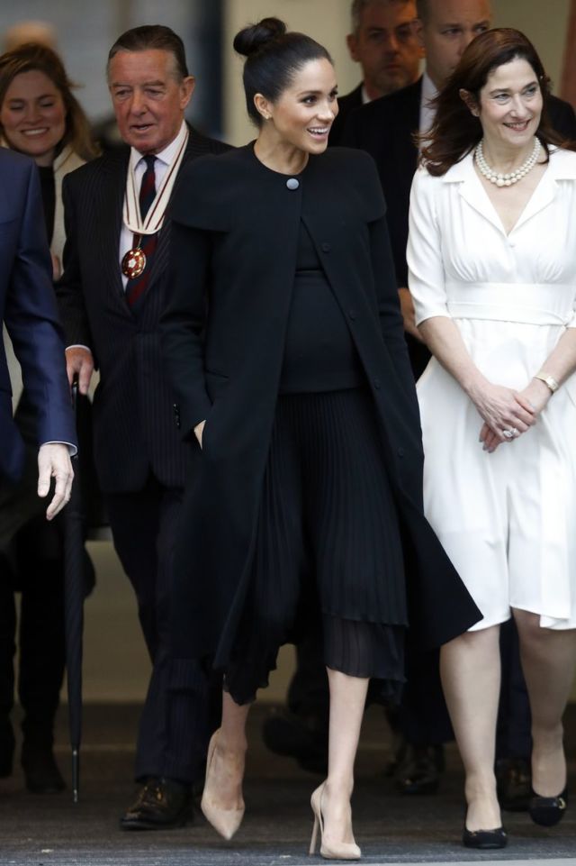 8 Potret Busana Hamil Tua ala Duchess of Sussex, Meghan Markle. Simpel tapi Elegan Maksimal!