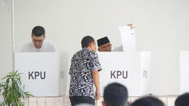 10+ Drama Kocak di Balik Bilik Pemilu yang Mungkin Juga Kamu Alami. Pemilu 2019 Ini Memang Epik!