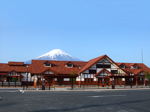 Begini Rasanya Naik Kereta Gantung di Gunung Fuji, Jepang. Agak Serem Tapi Seru Abis!