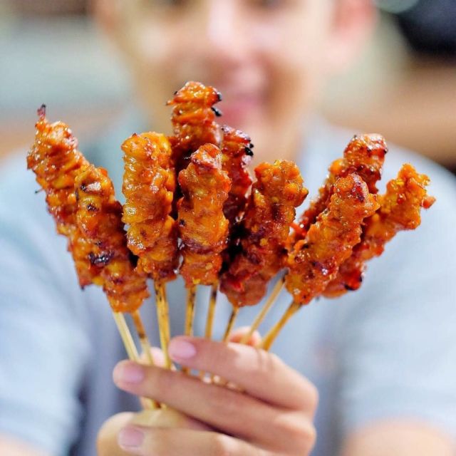 Tampilan Sate Merah khas Sate Ratu - Photo by Traveloka Eats