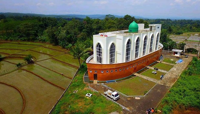 Masjid 'Kapal Nabi Nuh', Tempat Ibadah Sekaligus Wisata Hits di Semarang. Kapan Kamu ke Sana?