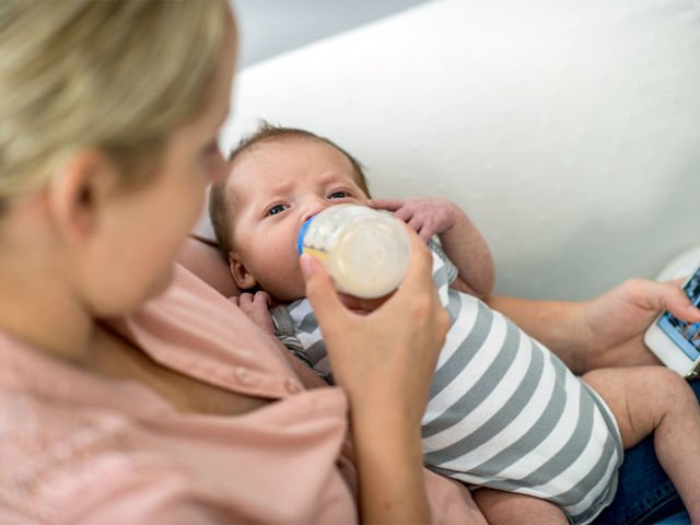 Bocoran Jadwal Tidur, Minum ASI, dan Ganti Popok untuk Bayi Berusia 1-4 Minggu. Calon Ibu Wajib Tahu