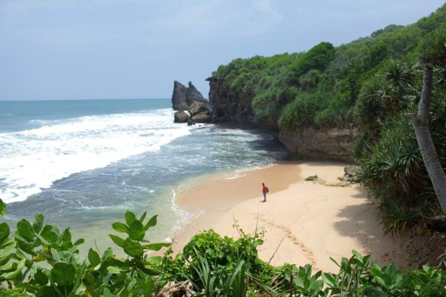 pantai widodaren