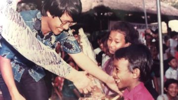 Glenn Fredly Unggah Foto Masa Kecilnya Bersama Kak Seto, Reaksi Warganet pun Bikin Ketawa!