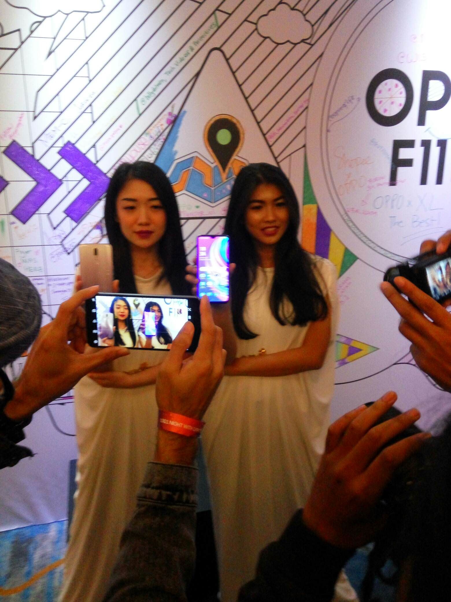 #OPPOXHiowee: Blogger, Influencer, Youtuber dan Community Meramaikan Launching OPPO F11 Jewelry White