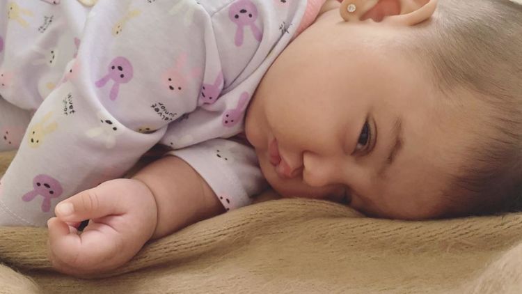 Kumpulan Ekspresi Baby Freya Anak Dwi Handa yang Mewakili Perjuangan Berpuasa. Lucu Banget!