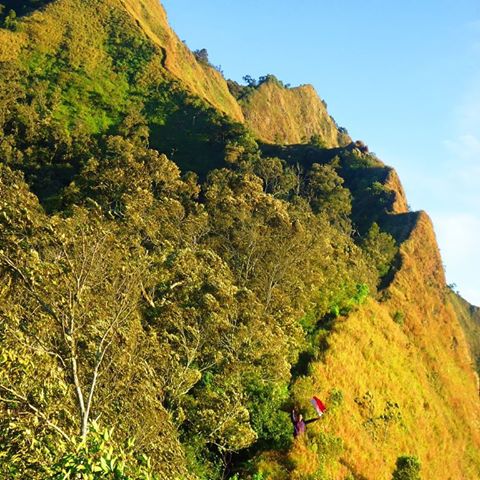 Jalur Naga Puncak Natas Angin