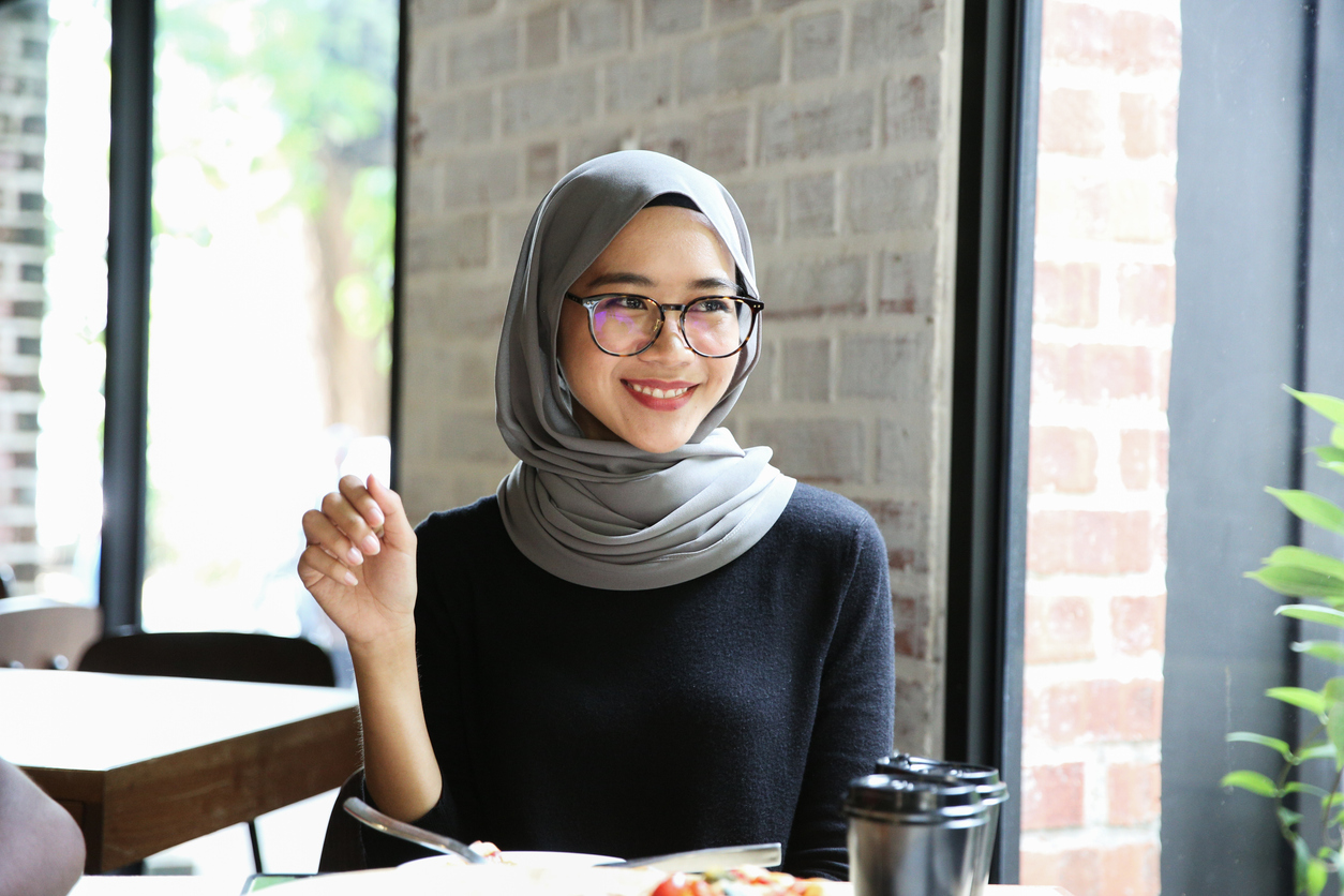 5 Alasan Semakin Jarang Bukber Seiring Bertambahnya Usia. Tenang, Kamu Bukan Antisosial Kok