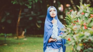 5 Referensi Warna Pakaian yang Anggun di Hari Raya Idul Fitri. Buat Pesonamu Makin Hakiki