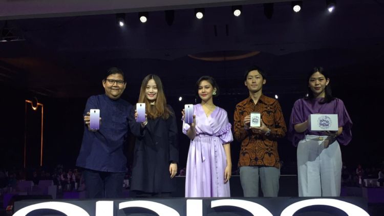 #OPPOXHipwee : OPPO Gandeng INSTAX Luncurkan F11 Jewelry White Exclusive Bundling Package Special di Bulan Ramadan