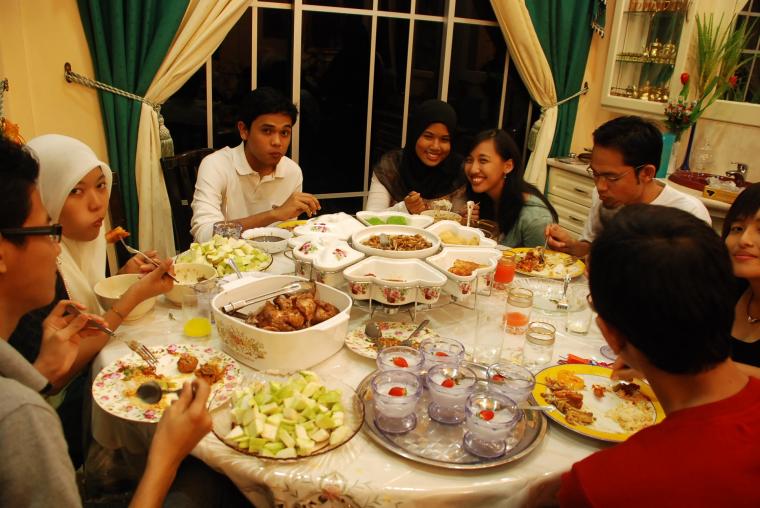 Nano-Nano Rasanya Jadi Panitia Bukber Teman Lama. Nyambung Silaturahmi itu Banyak Tantangannya!