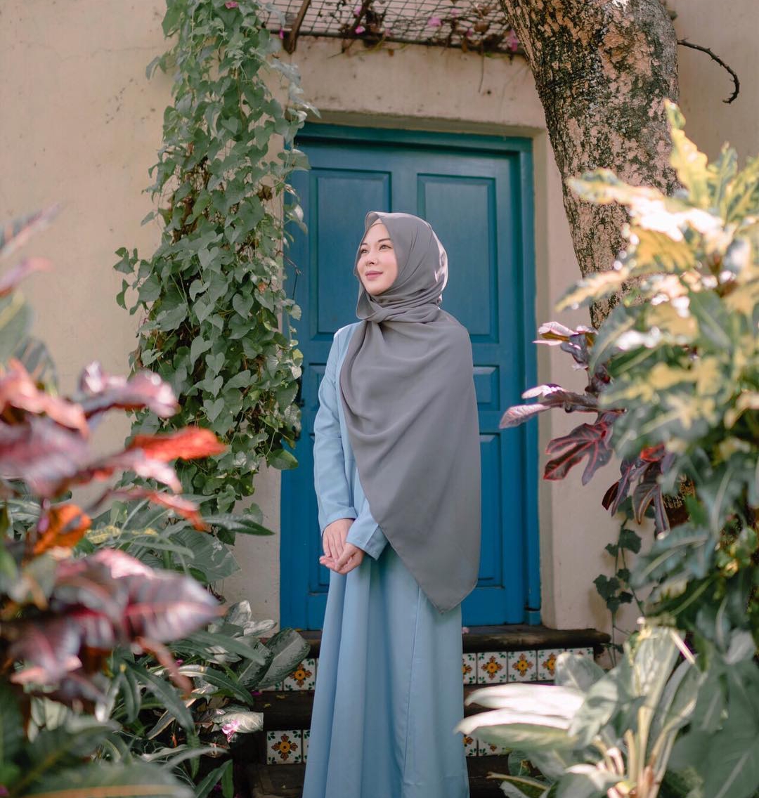 Putuskan Hijrah di Bulan Ramadan? Ini 6 Tips Stylish Manfaatkan ‘Baju Lama’ untuk Penampilan Barumu