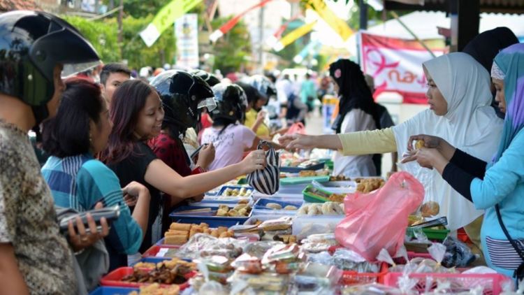 Pasar Ramadan, Rezeki Dadakan Mahasiswa di Bulan Penuh Berkah