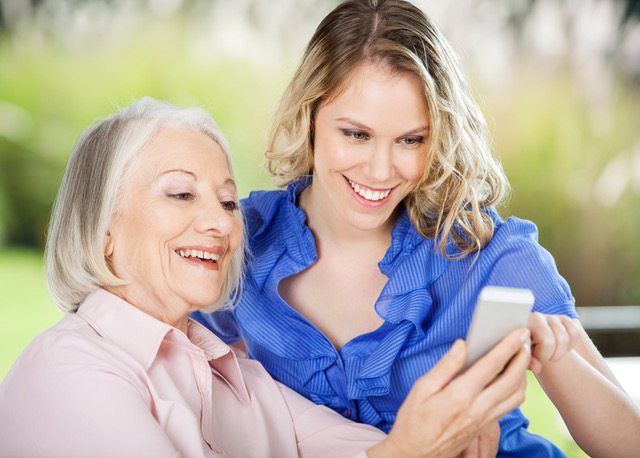 Teaching Your Elderly Family Member to Use a Cell Phone