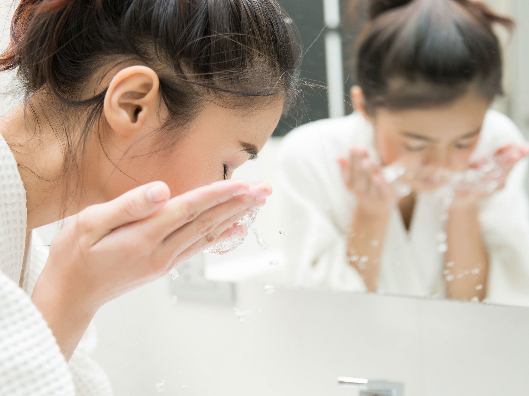 Kupas Tuntas Pentingnya Double Cleansing untuk Makeup Sehari-hari. Kamu Udah Tahu Belum?