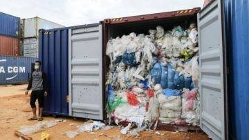 Indonesia Kirim Balik Lima Kontainer Sampah ke Negara Maju. Maaf ya, Kami Bukan Tempat Buang Sampah~