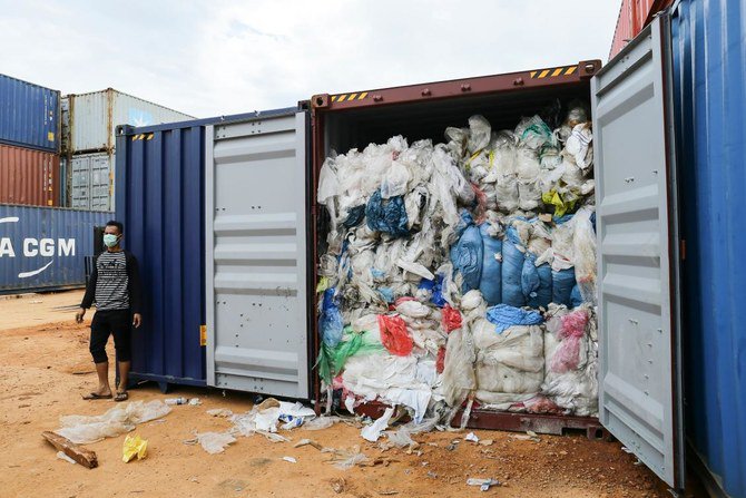 Indonesia Kirim Balik Lima Kontainer Sampah ke Negara Maju. Maaf ya, Kami Bukan Tempat Buang Sampah~