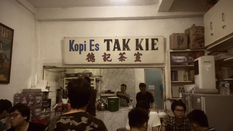 Suka Minum Kopi? Berikut 5 Fakta Sang Legenda Kedai Kopi : Tak Kie