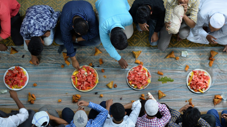 6 Kebiasaan yang Nggak Boleh Berubah Setelah Bulan Puasa Berakhir. Ayo, Tetap Dipertahankan!