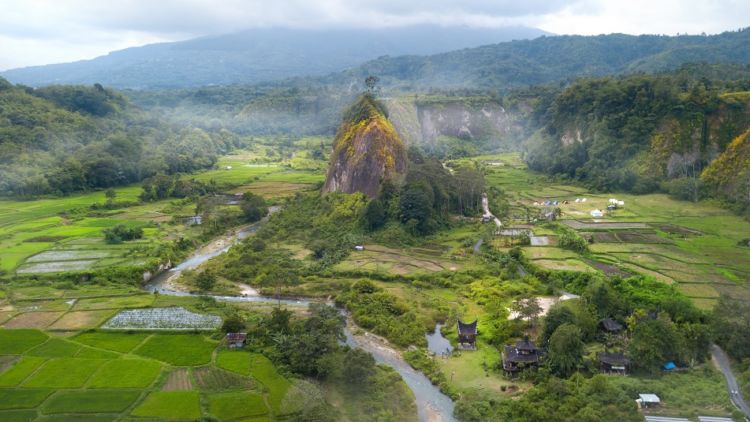 7+ Destinasi Wisata Seru yang Bisa Kamu Temui di Bukittinggi, Sumbar. Bikin Pengen Liburan ke Sana Nih!