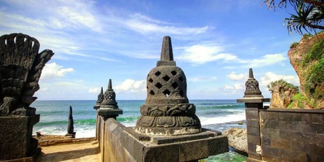 Pantai Ngobaran