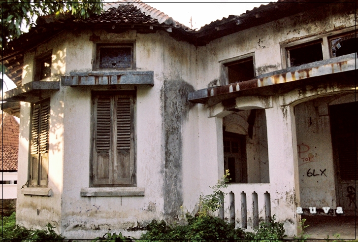 Misteri Rumah Pocong Sumi