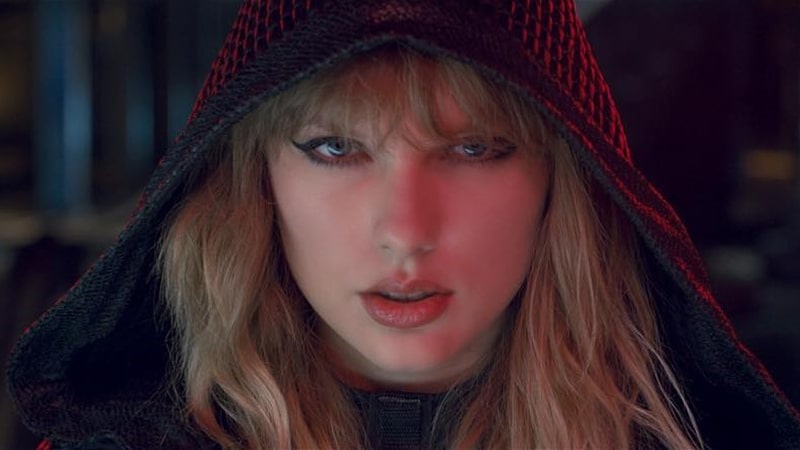 6 Hal yang Perlu Kamu Ketahui tentang Perseteruan Taylor Swift dan Manajer Justin Bieber