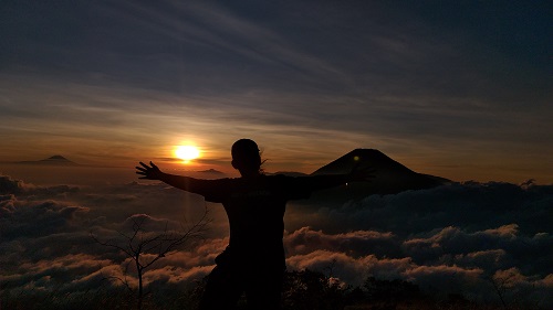 Jomblo ga dosa kan?