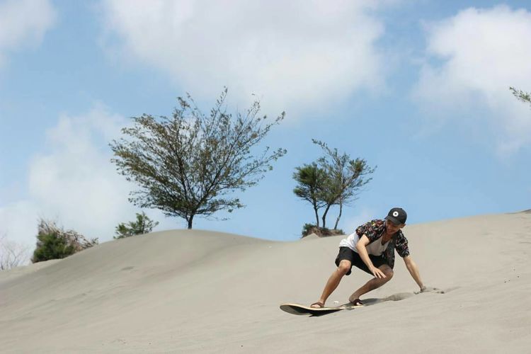 Gumuk Pasir Parangkusumo