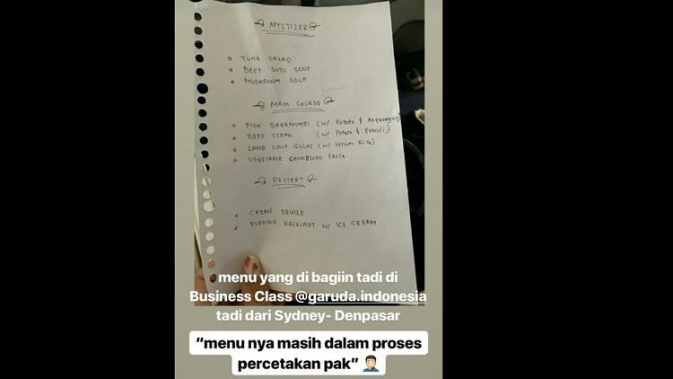 Viral Menu Makan di Kelas Bisnis Garuda Cuma Pake Tulisan di Kertas. Begini Kejadian Sebenarnya