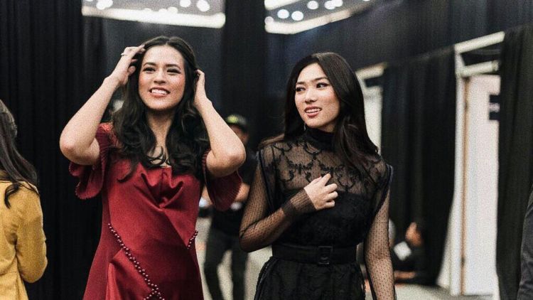 Tips Jadi Perempuan Tak Terhentikan Ala Raisa dan Isyana. Bisa Banget Nih Kamu Coba!