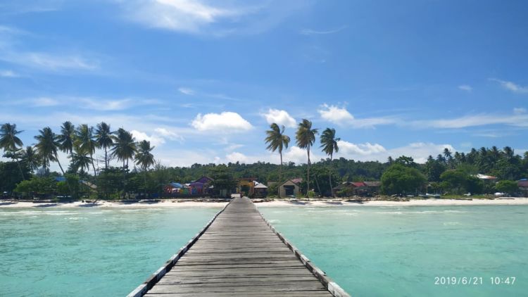 Beautiful Resort di Maratua Island. Kemas Barang-barangmu, Mari Berlibur!