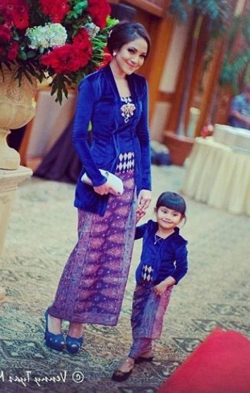 Model Kebaya Nyonya