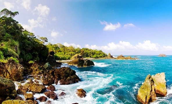 Pantai sawarna lebak banten