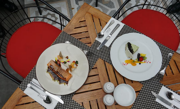 Ingin Coba Salmon & Cake Enak? Yuk Datang ke El Patio Restaurant Melia Purosani Hotel Jogja!