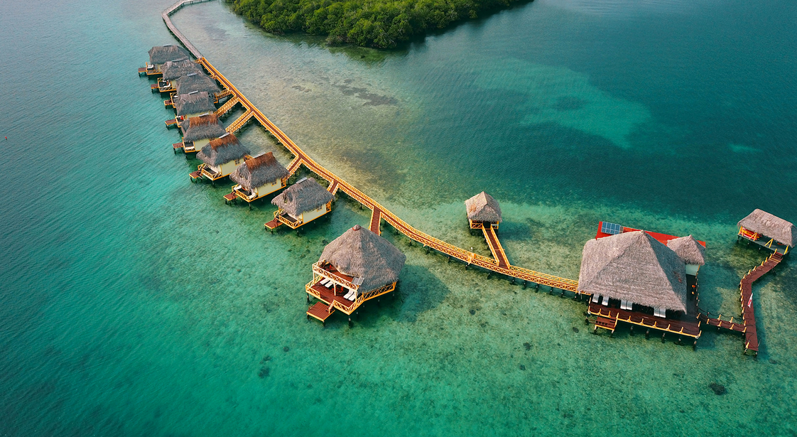 Selain Maldives, 10 Resort di Atas Air Ini Bikin Betah Sih. Ajak Pasangan Kamu Menginap ke Sana!