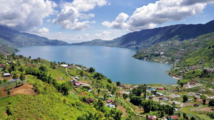 Menikmati Keindahan Danau Kembar di Solok, Sumatera Barat. Terasa Cantik dan Sejuk di Mata!