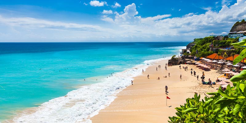 Turis Asing Usir Warga Bali yang Bermain di Pantai. Eh, Akhirnya Dia Malah Diusir Warga!