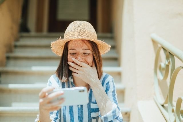 Wanita Lucu - Photo by rawpixel.com from Pexels